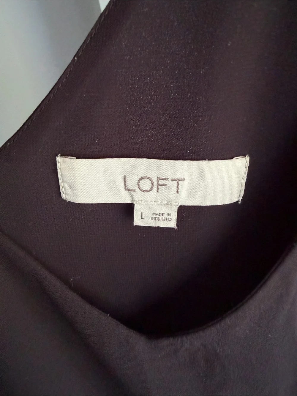 LOFT Black V-Neck Sleeveless Top - Picture 3 of 5